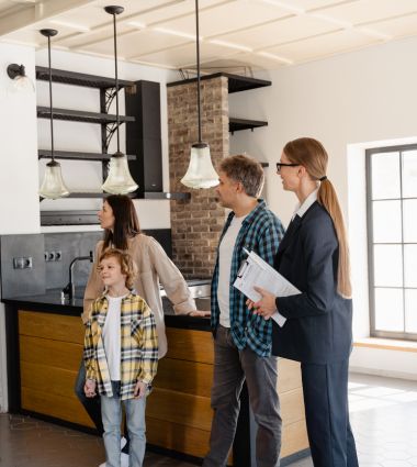 The Role of a Real Estate Lawyer in Condo Purchases in Toronto