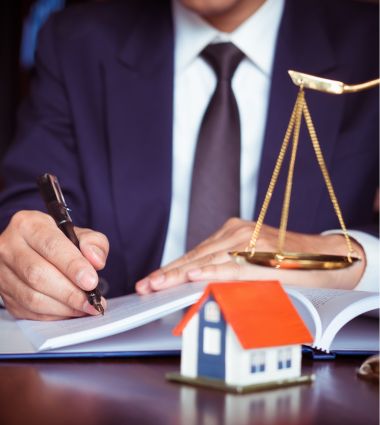 Why Real Estate Lawyer Should Be Part Of Every Property Deal