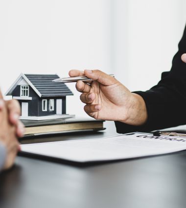 How To Add a Name To a House Title in Ontario