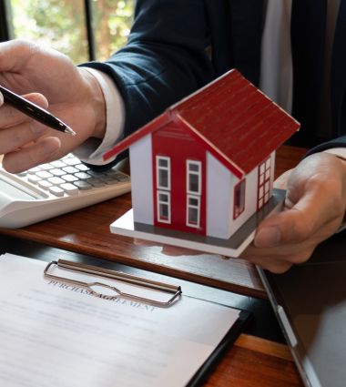 Working with a Real Estate Lawyer for Ontario Real Estate Closing Process